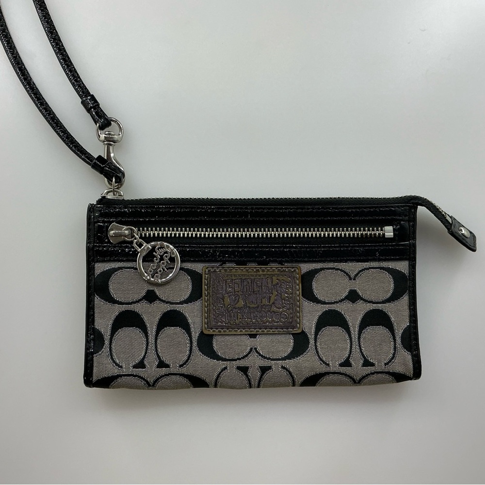 ! REAL VINTAGE! Women’s Coach Black Silver Wallet Wristlet Clutch